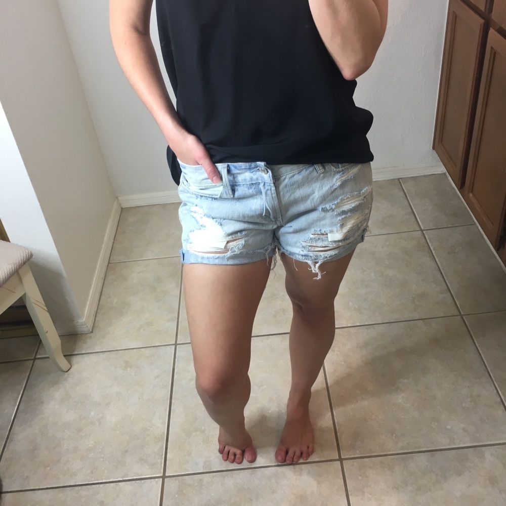 Light wash distorted Abercrombie & Fitch shorts
